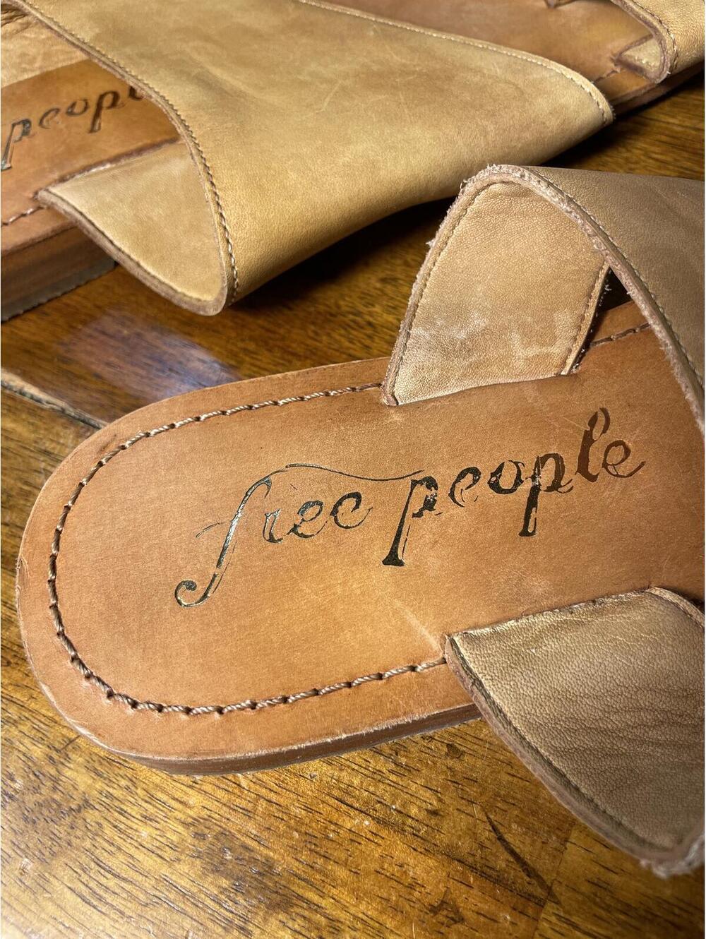 Free People  Leather Slide Sandals Women's Size 38.5 Tan - Picture 2 of 6